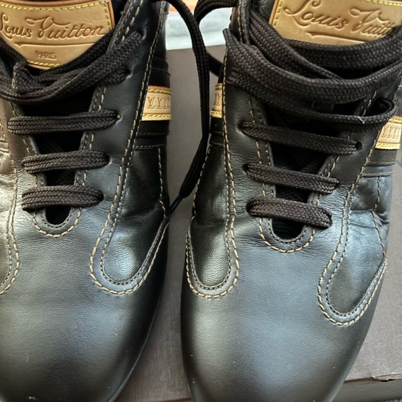 Louis Vuitton sneakers - Picture 2 of 11